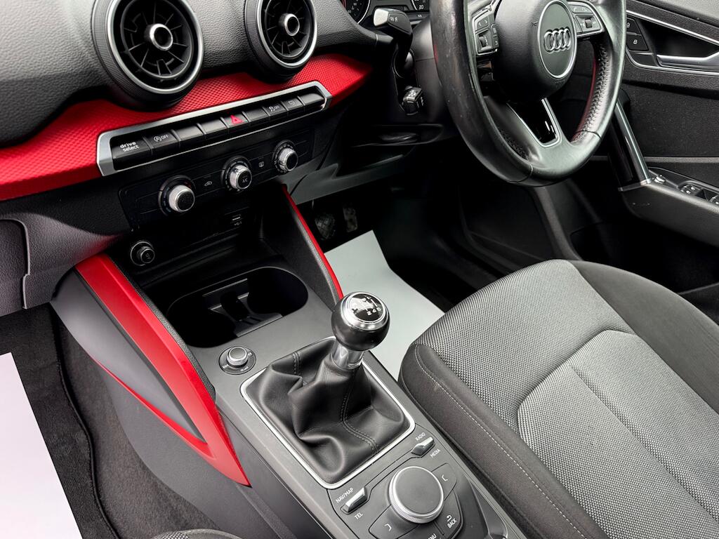 Audi Q2 view 20