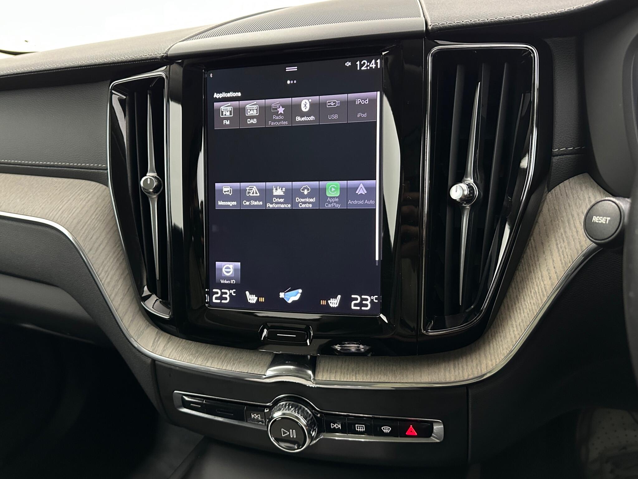 Volvo XC60 view 26