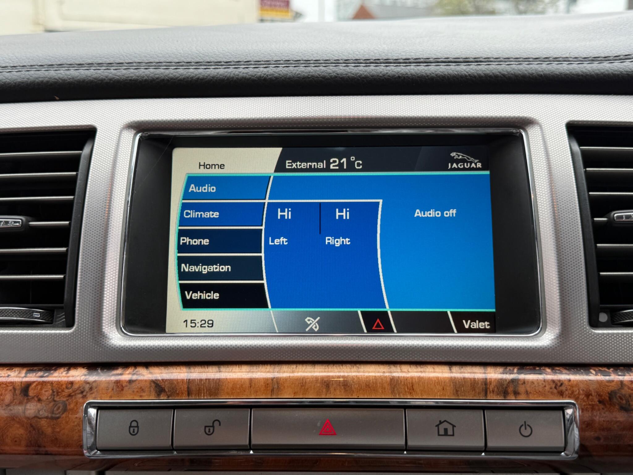 Jaguar XF - Image 55