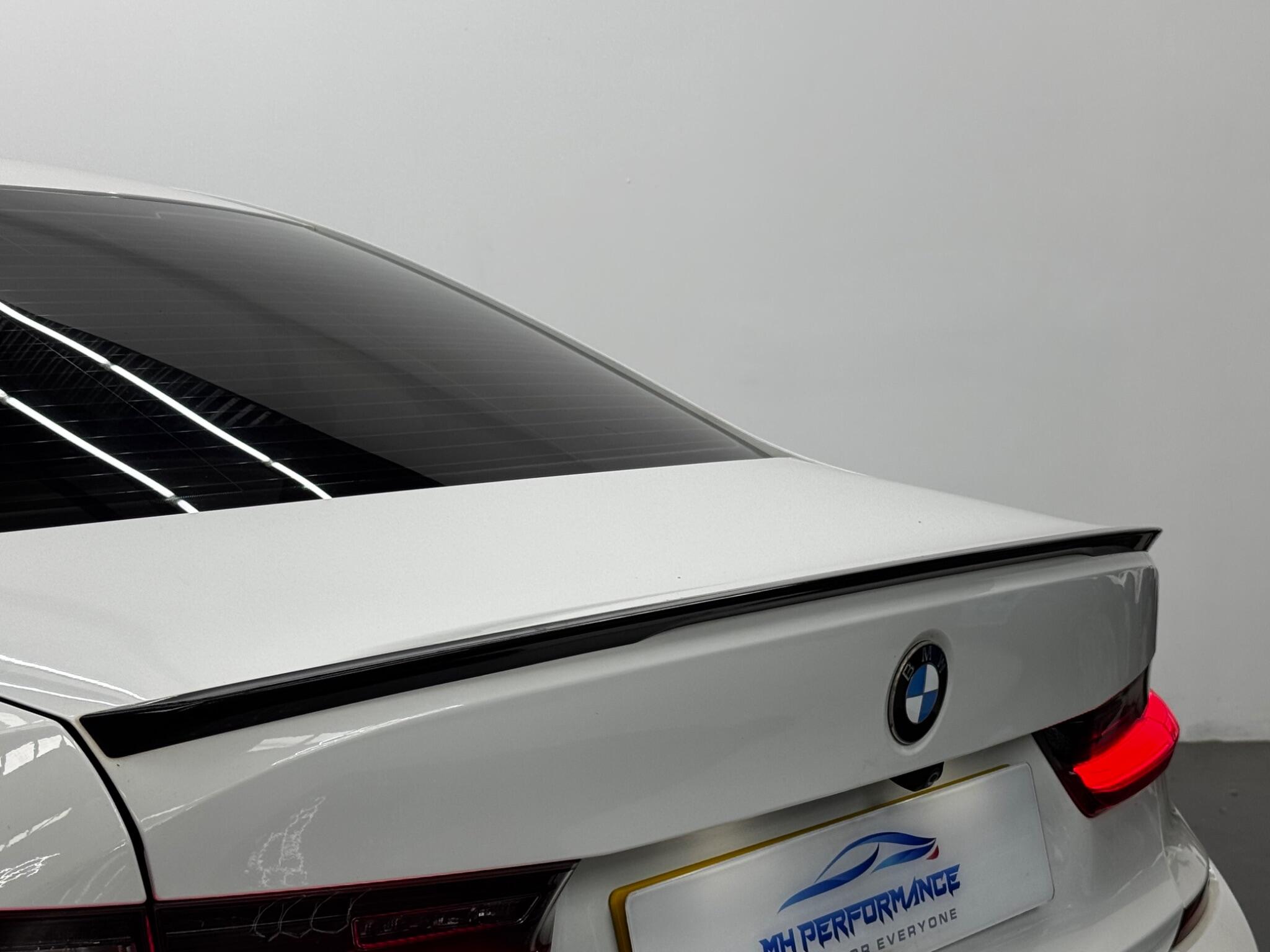 BMW 3 Series view 15
