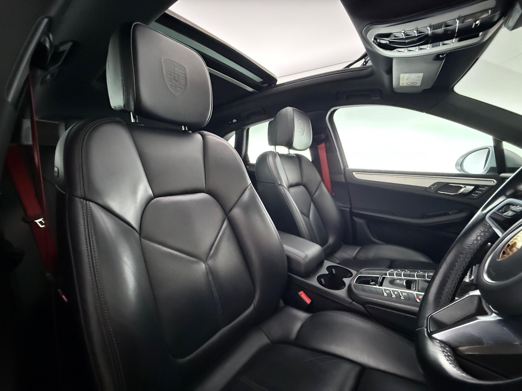 Porsche Macan view 30