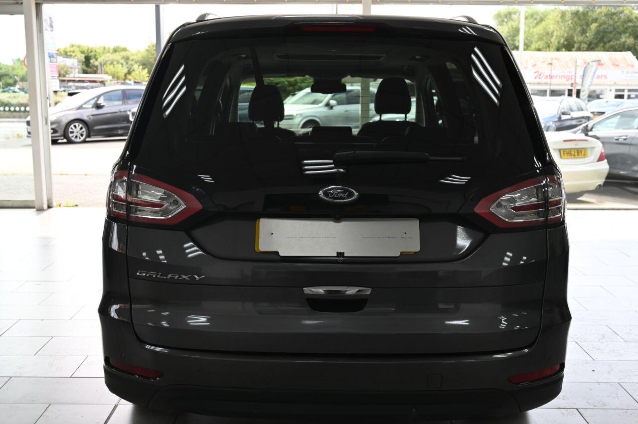 Ford Galaxy view 10