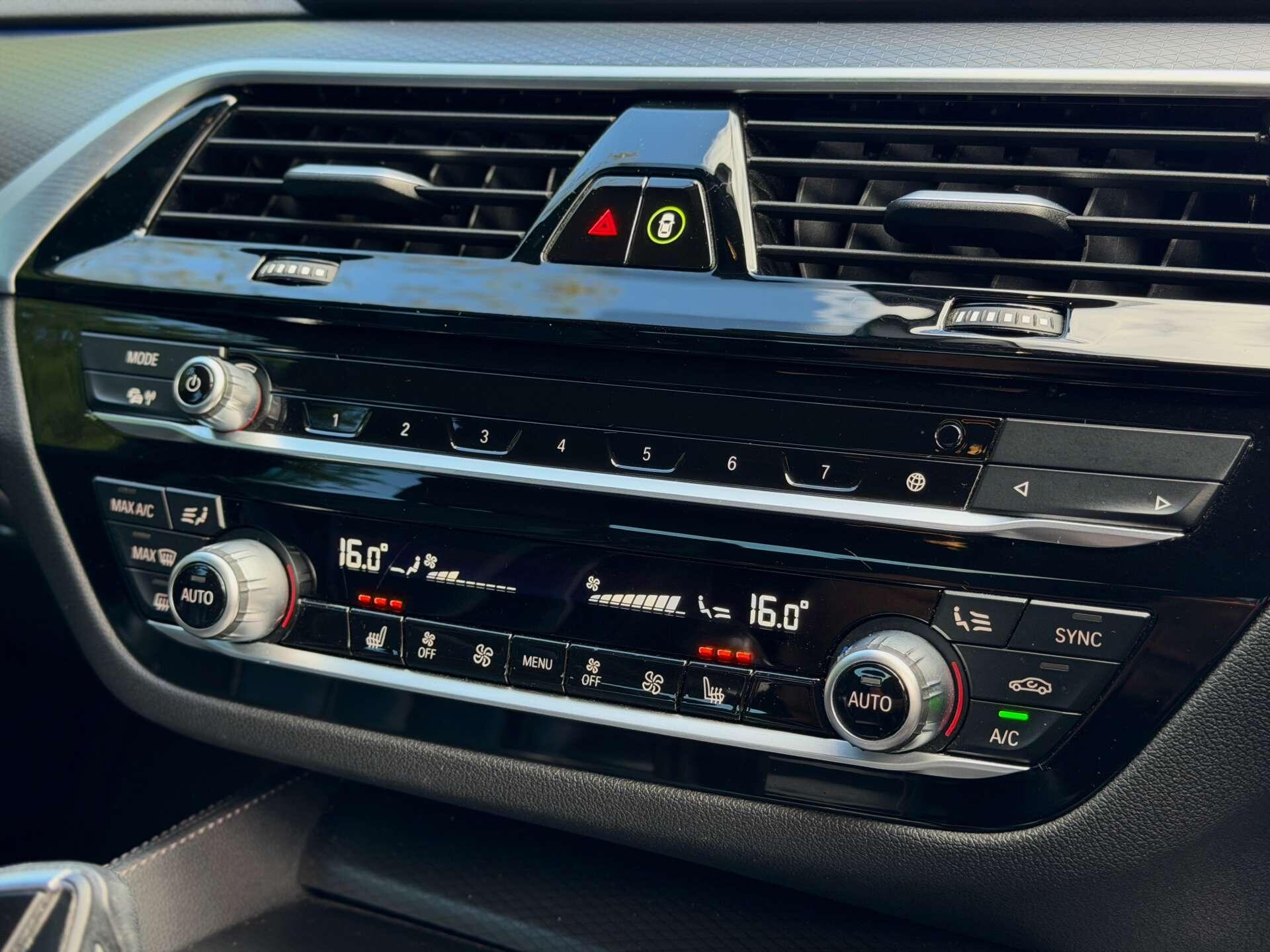 BMW 5 Series view 38