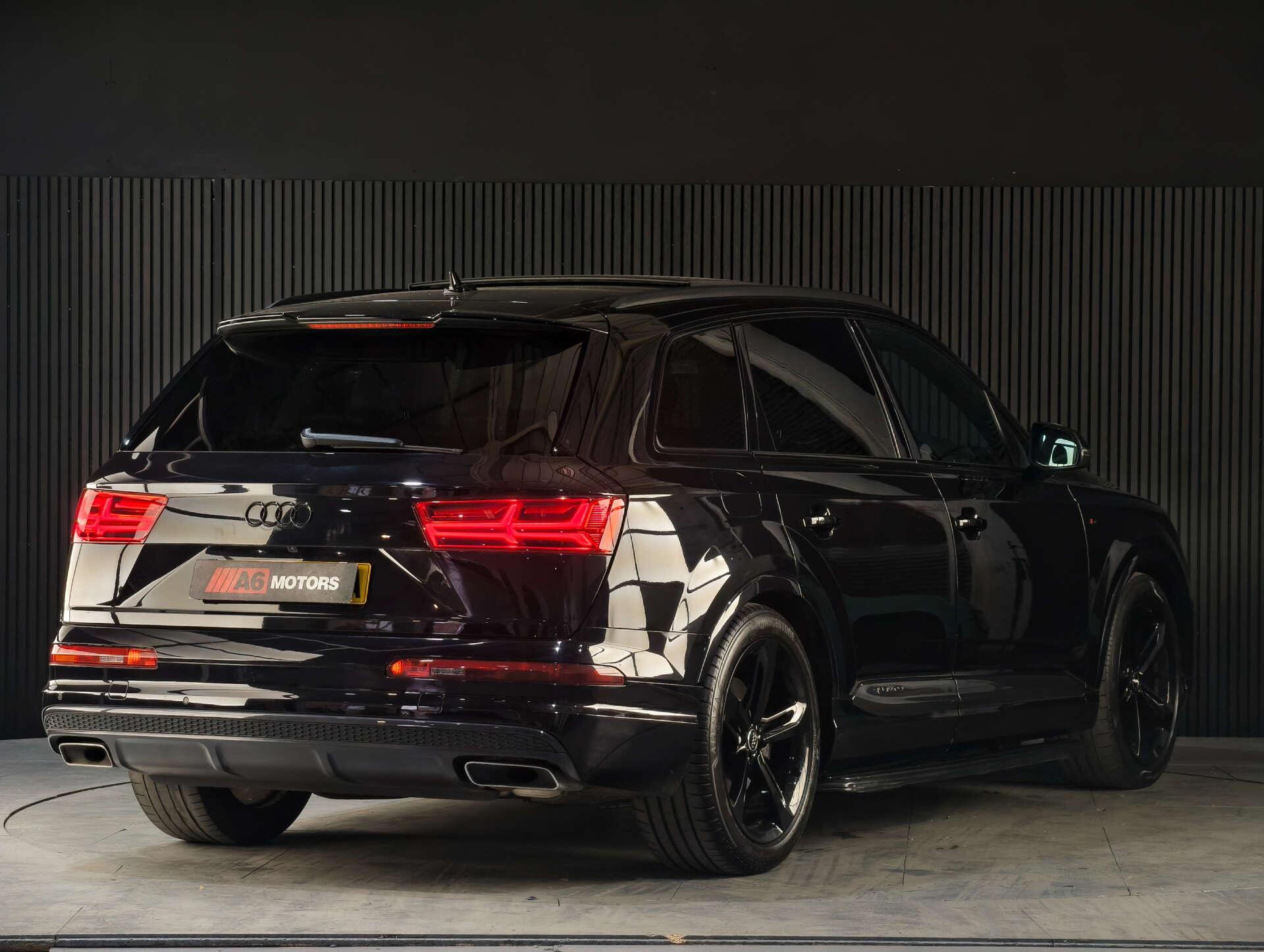 Audi Q7 view 15