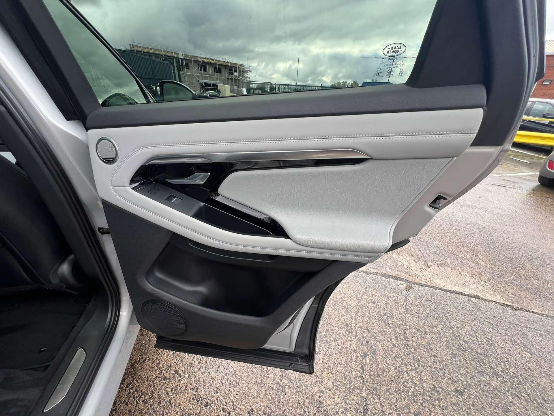 Land Rover Range Rover Evoque view 49