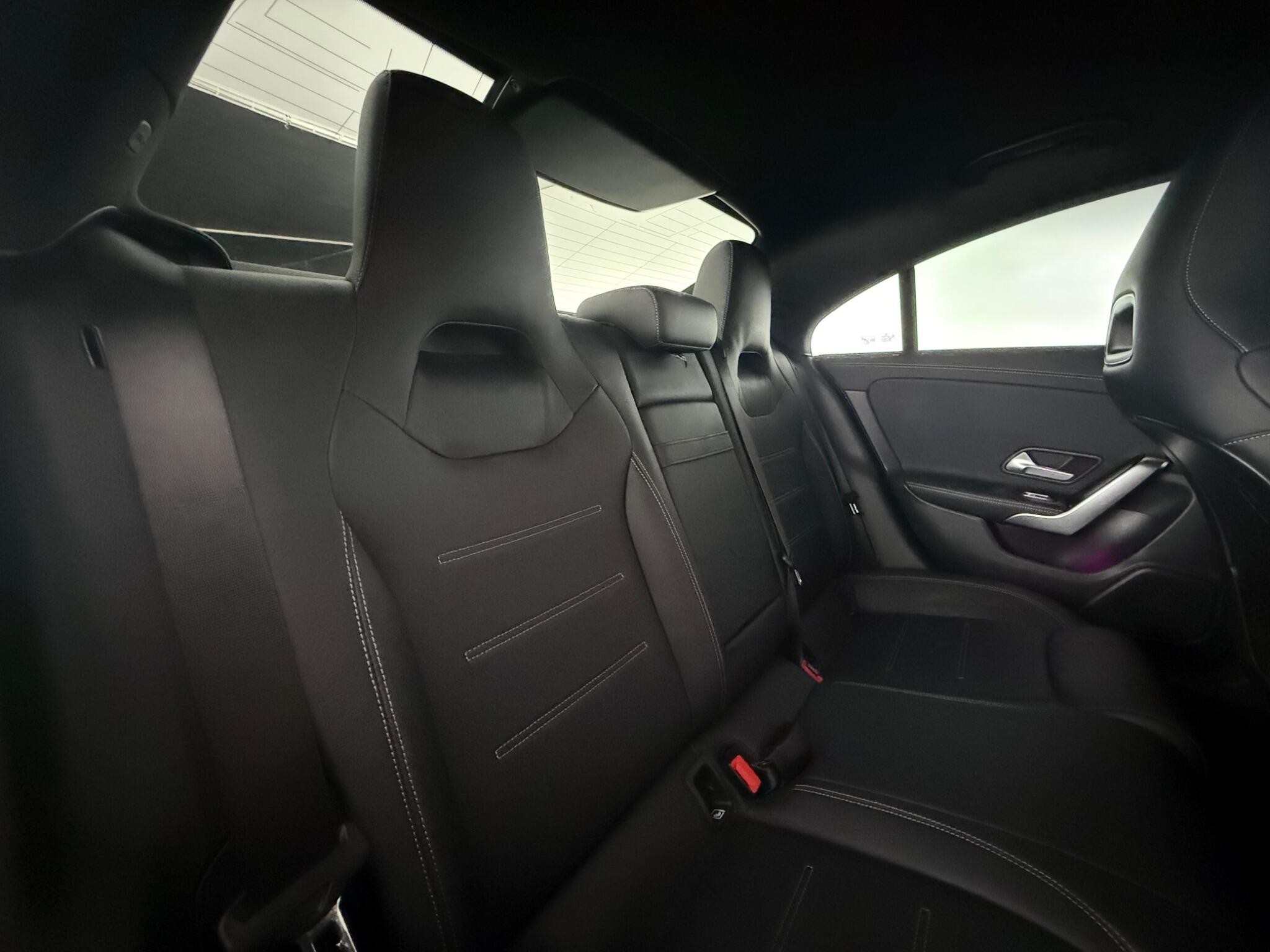 Mercedes-Benz Cla view 37