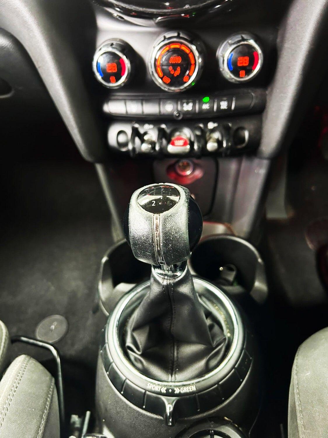 Mini Hatch view 18