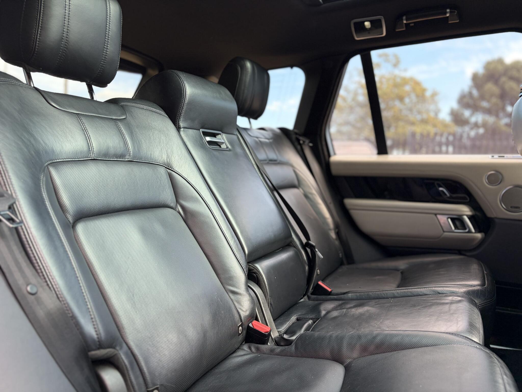 Land Rover Range Rover view 31