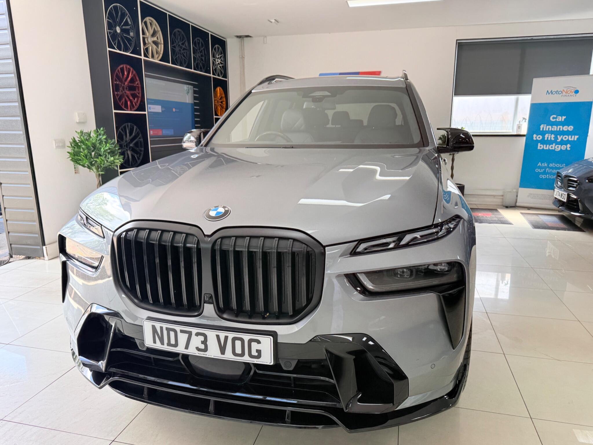 BMW X7 view 29