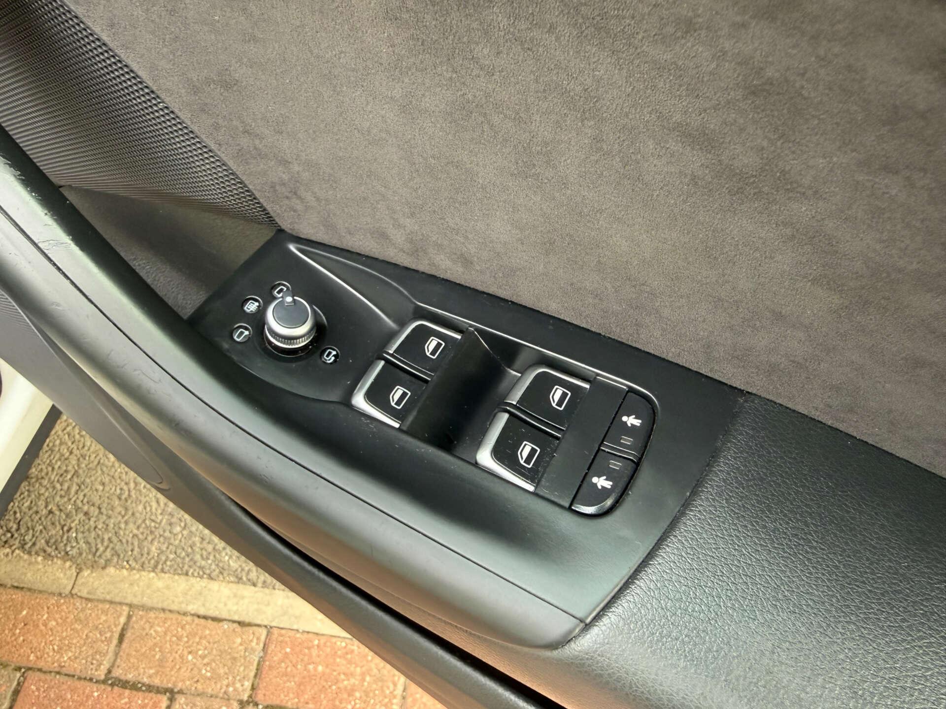 Audi Q3 view 36
