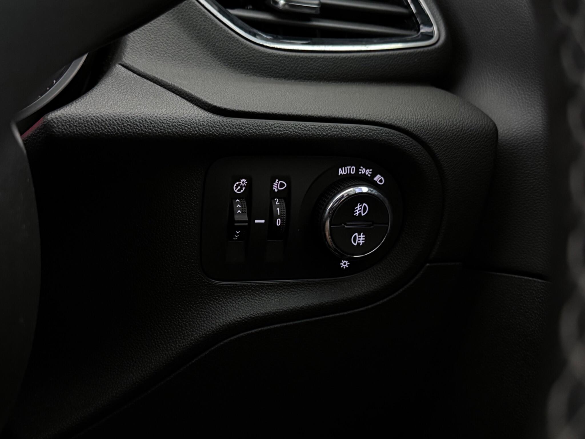 Vauxhall Grandland X view 19