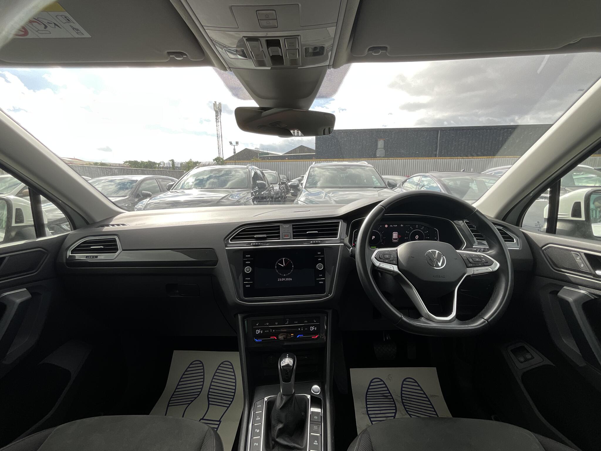 Volkswagen Tiguan view 6