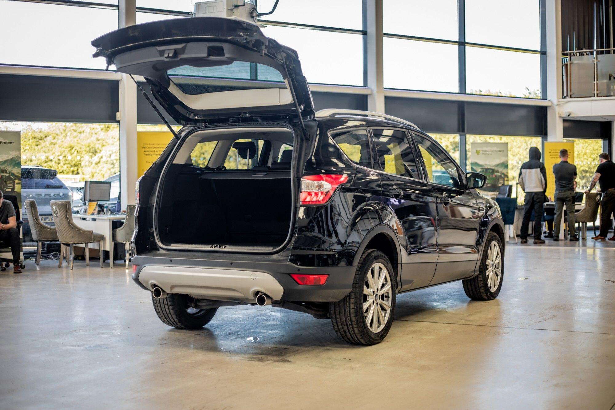 Ford Kuga view 38