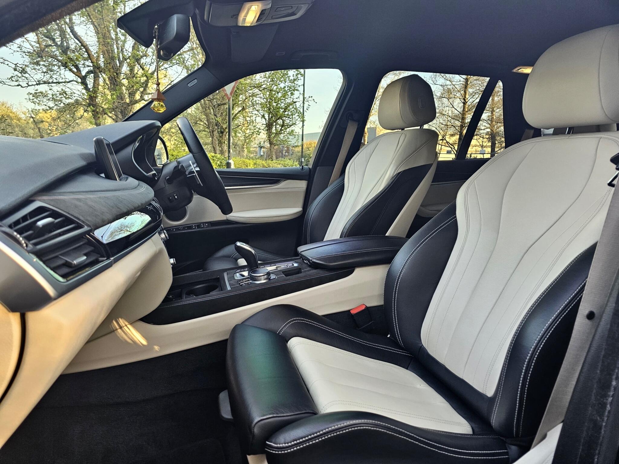 BMW X5 view 8