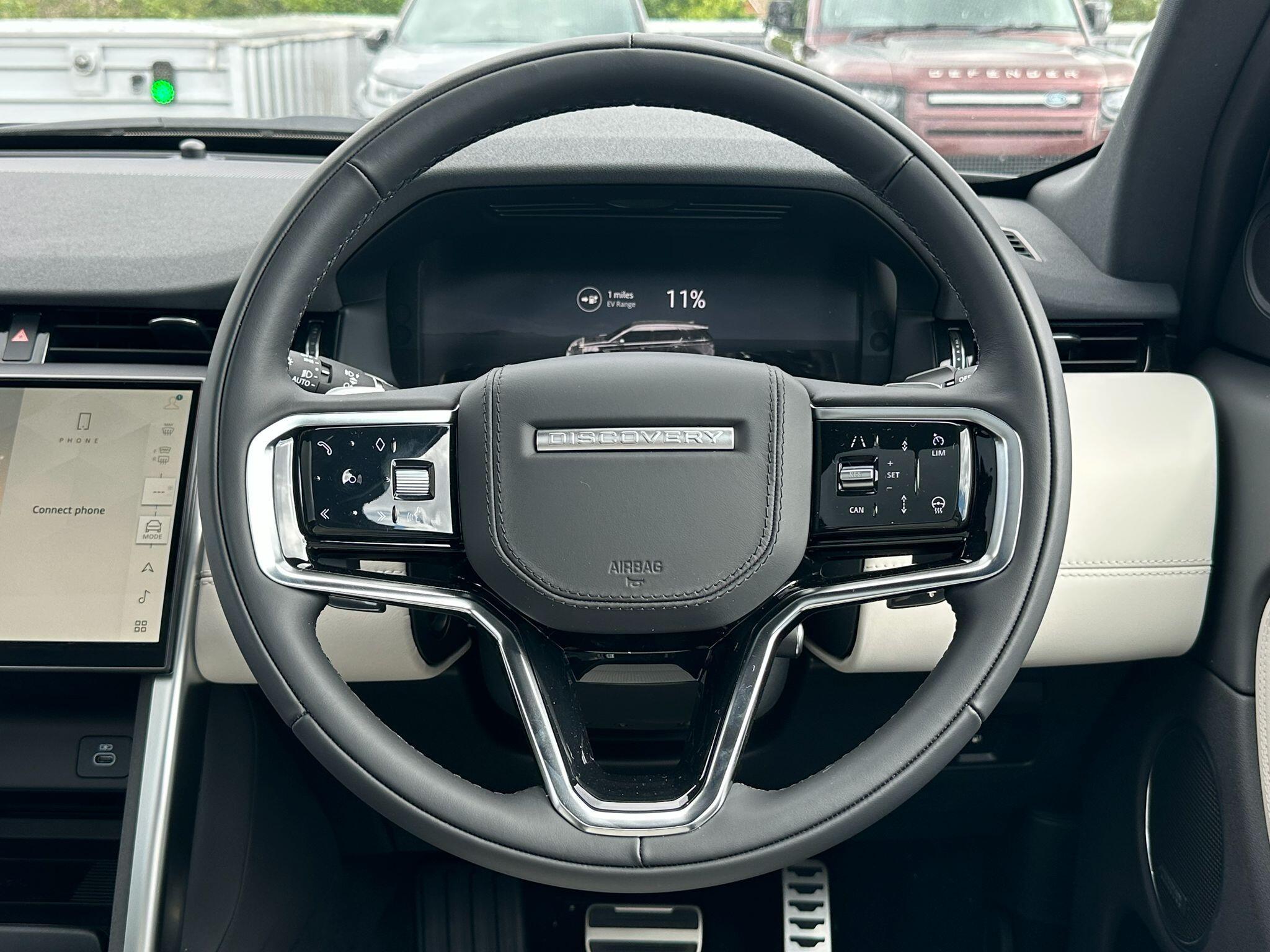 Land Rover Discovery Sport view 22