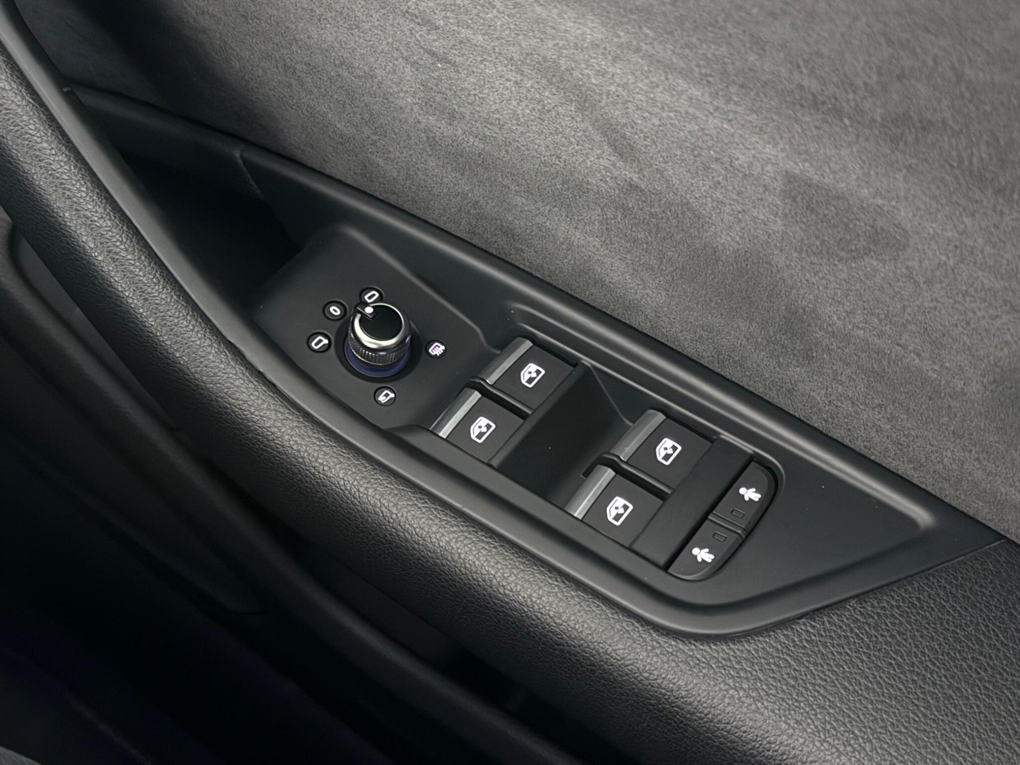 Audi A4 view 18