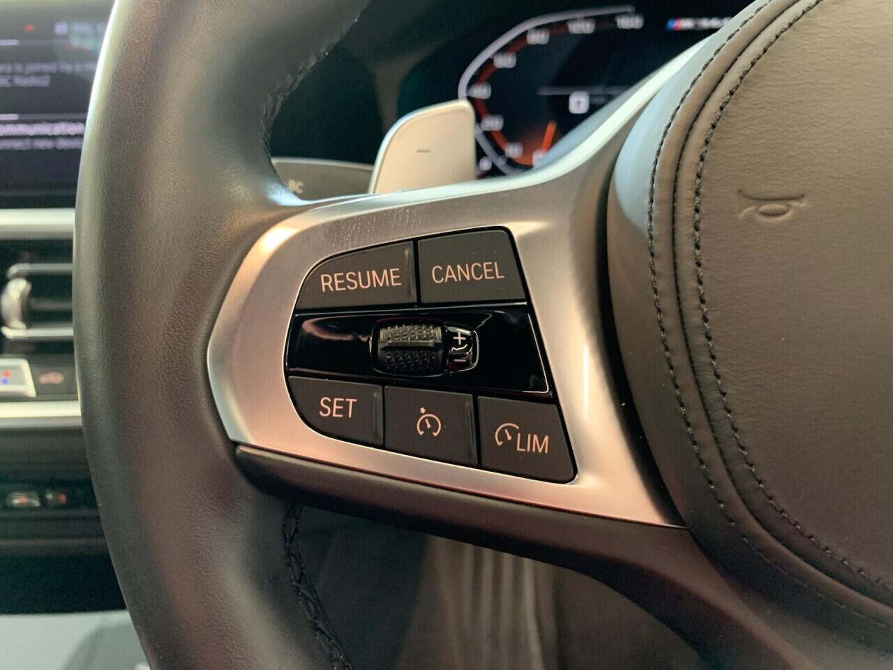 BMW 3 Series view 35