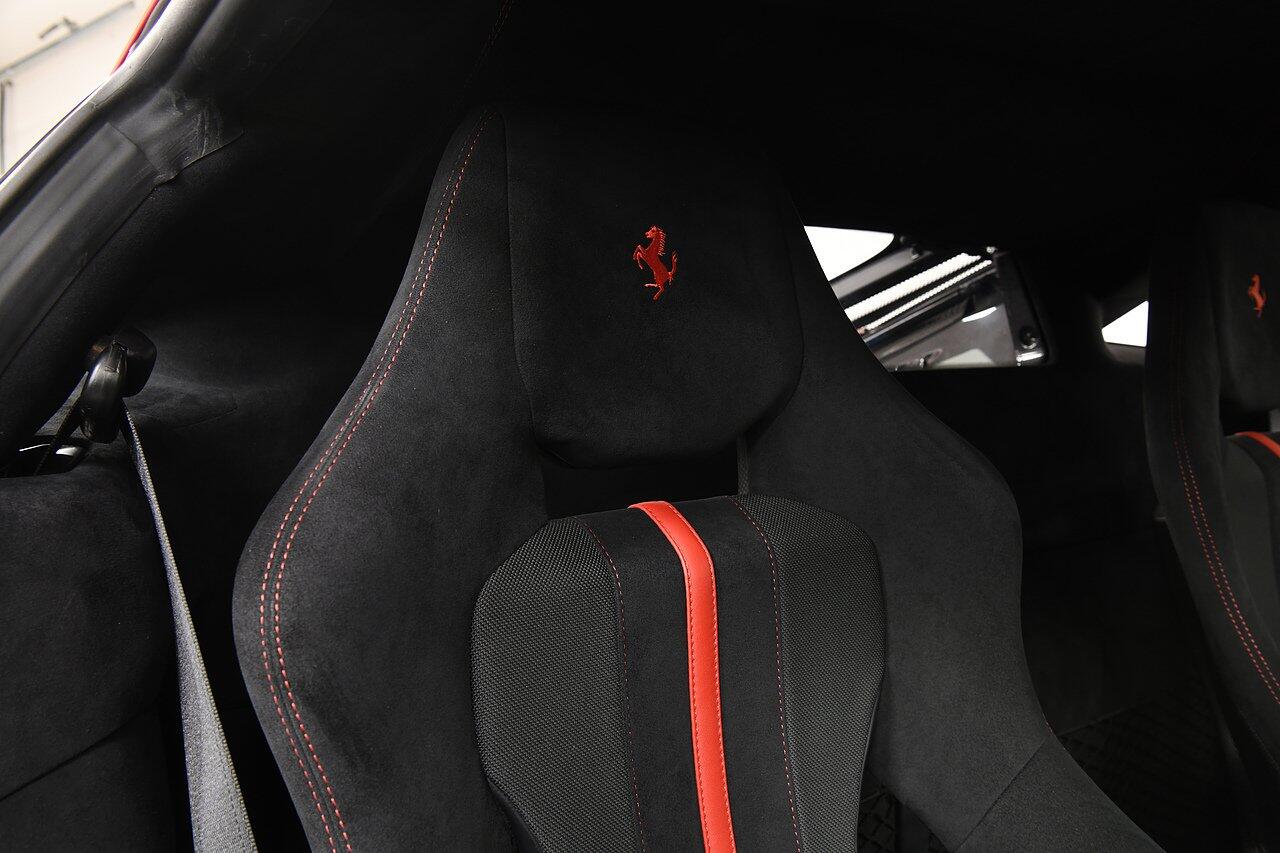 Ferrari 488 view 9