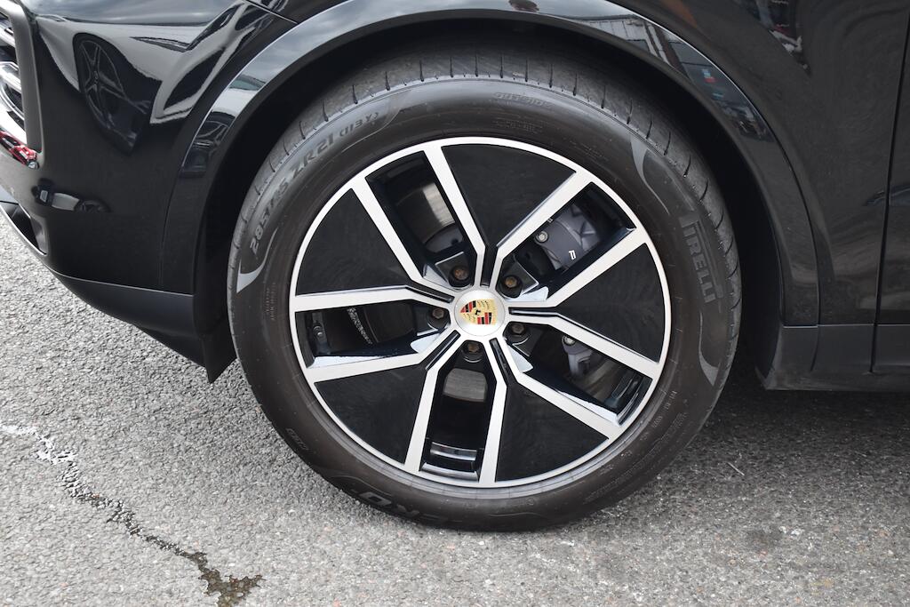 Porsche Cayenne view 104