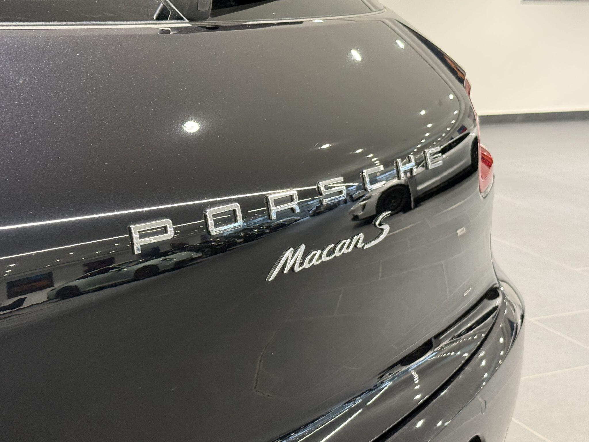 Porsche Macan view 94