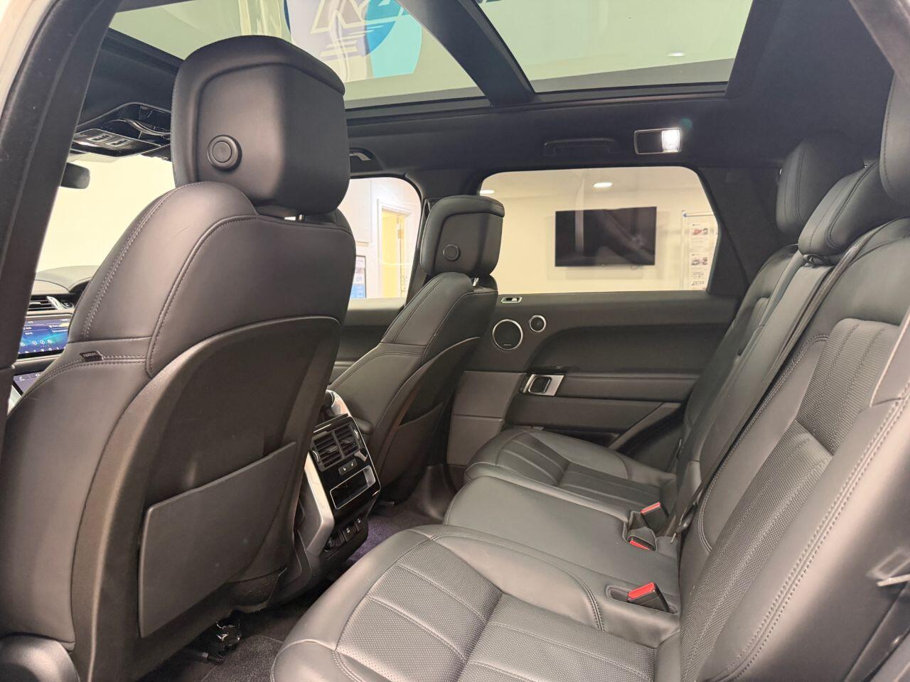 Land Rover Range Rover Sport view 13