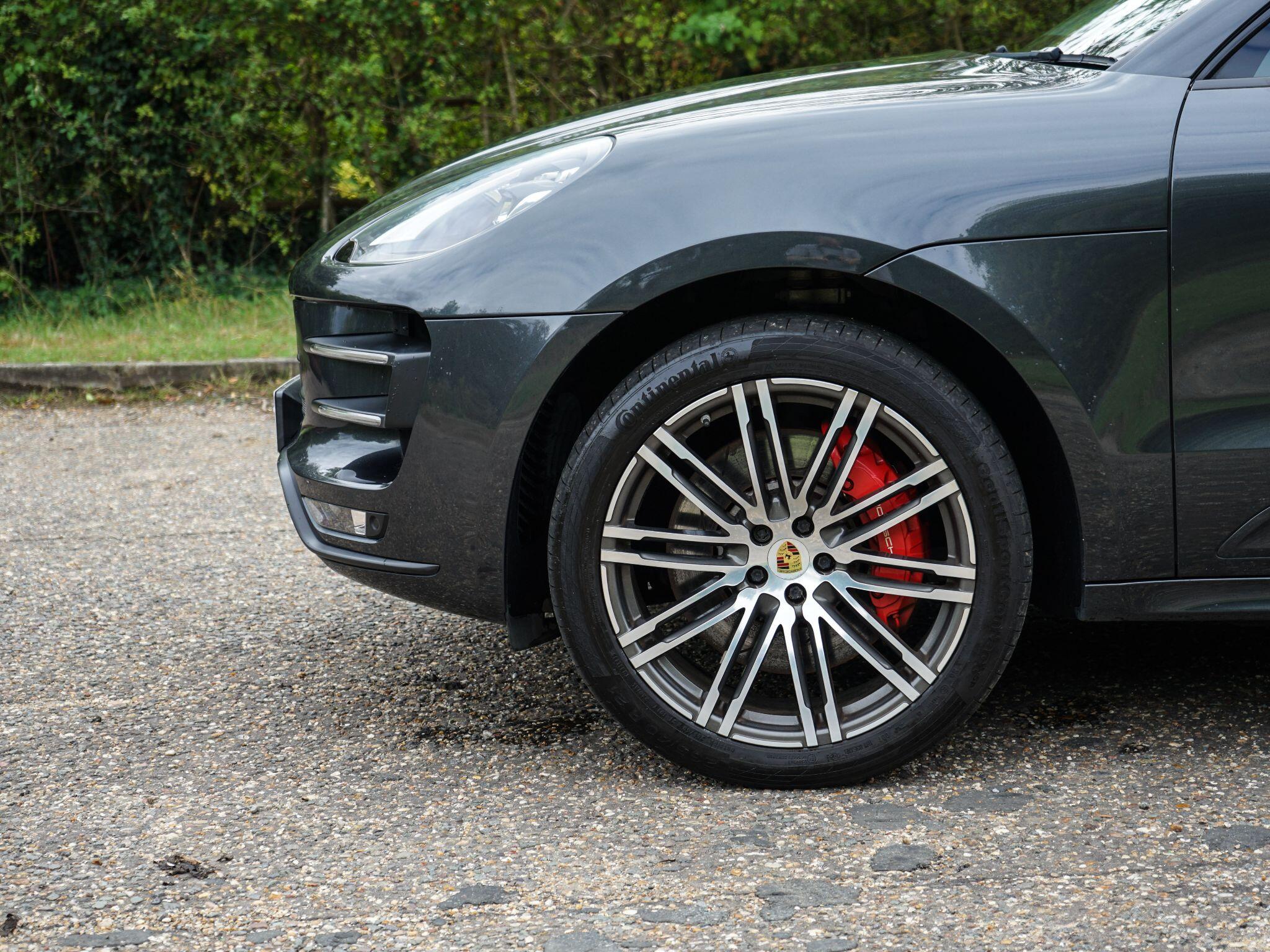 Porsche Macan view 5