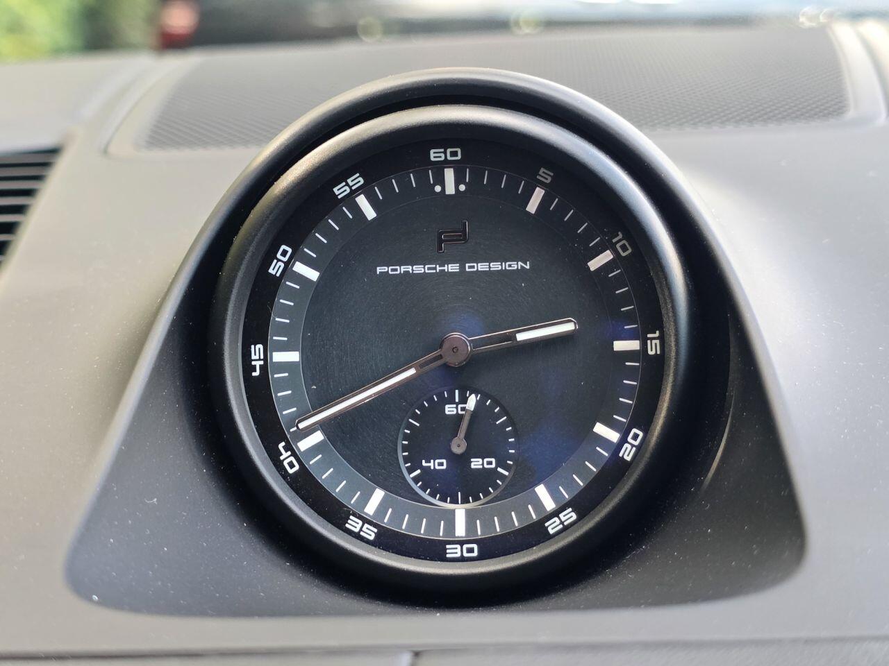 Porsche Cayenne view 24