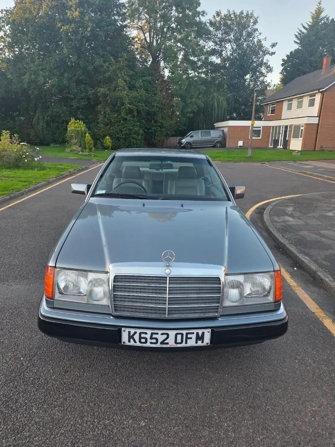 Mercedes-Benz 230