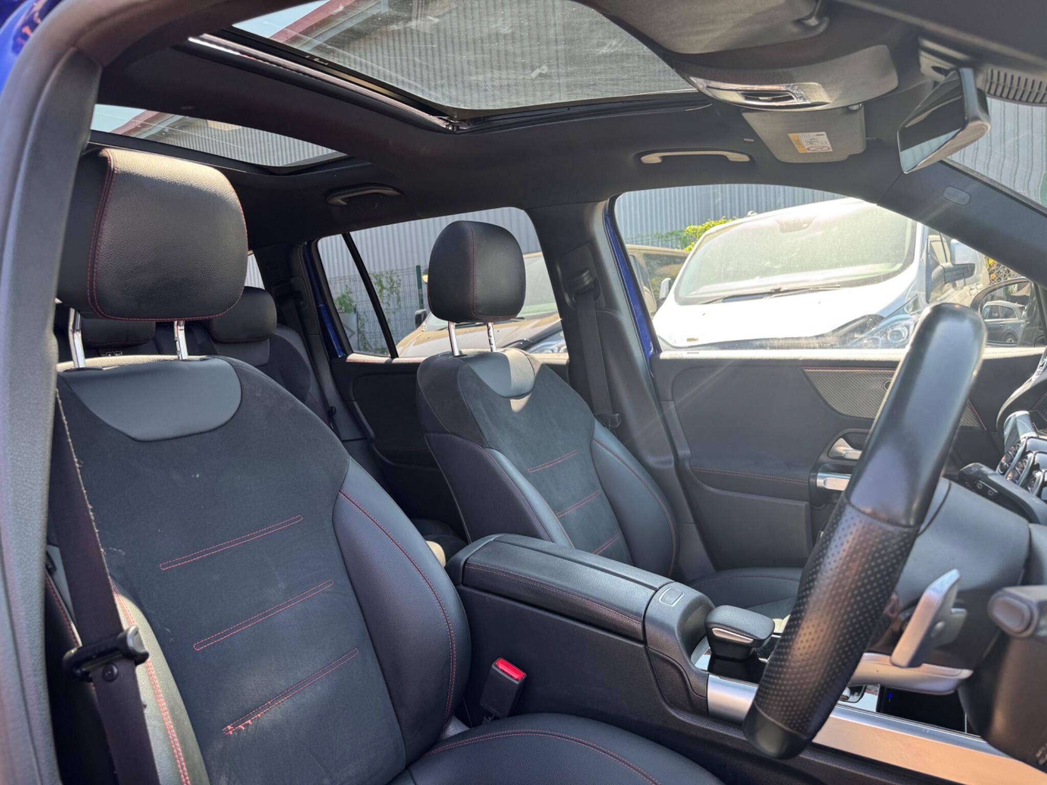 Mercedes-Benz GLB view 14