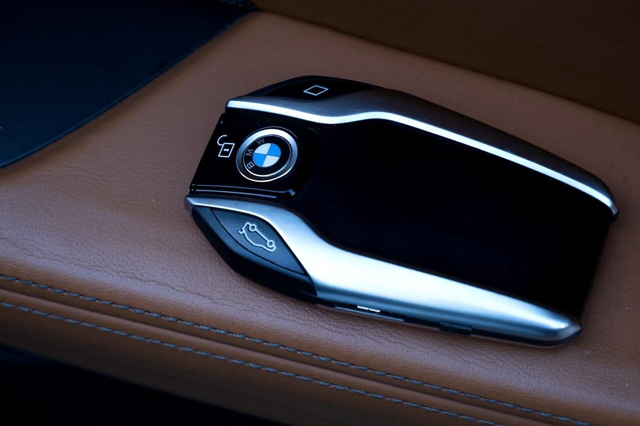 BMW 8 Series view 50