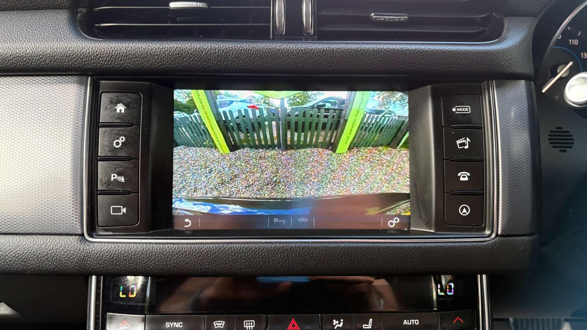 Jaguar XF view 4