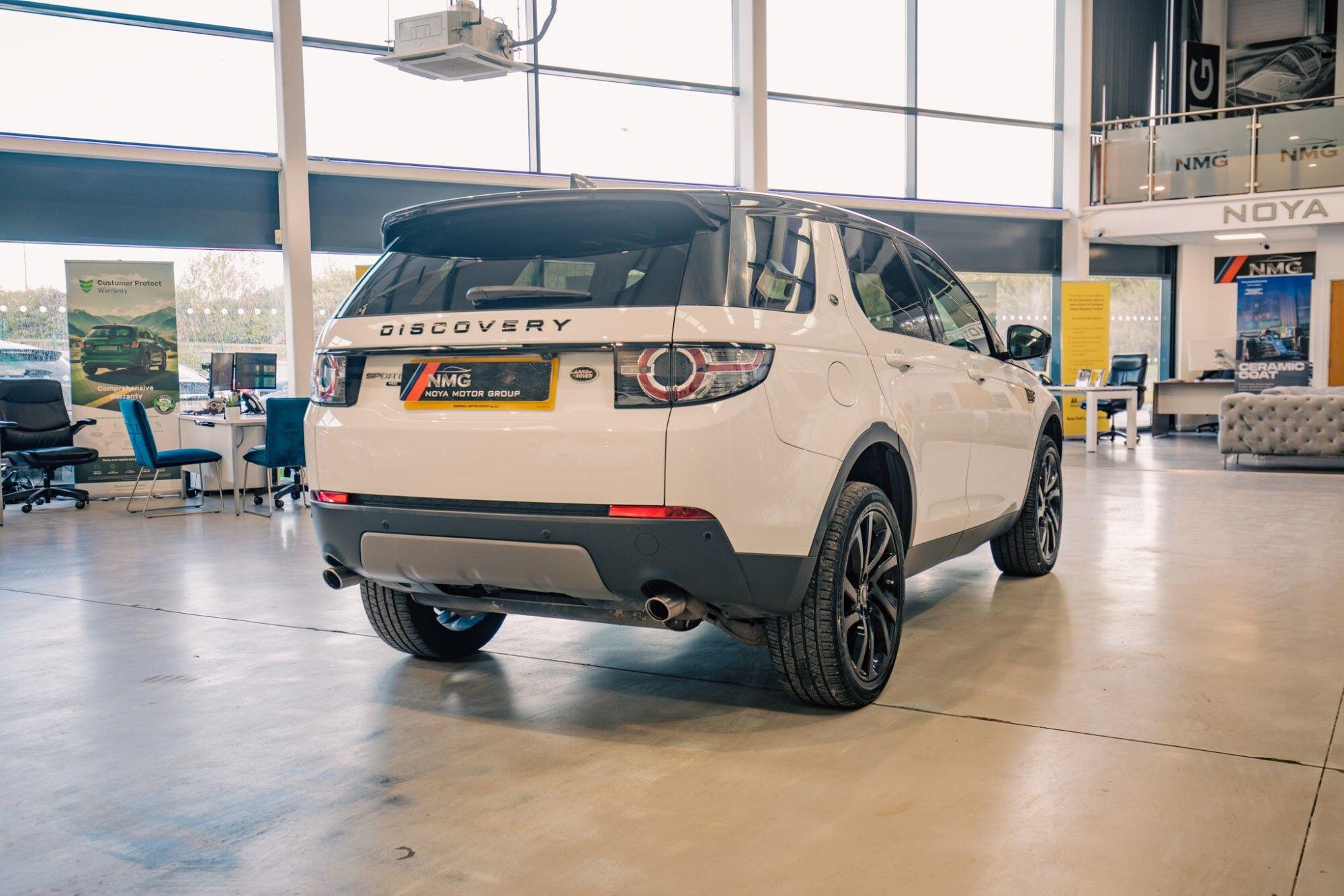 Land Rover Discovery Sport view 25