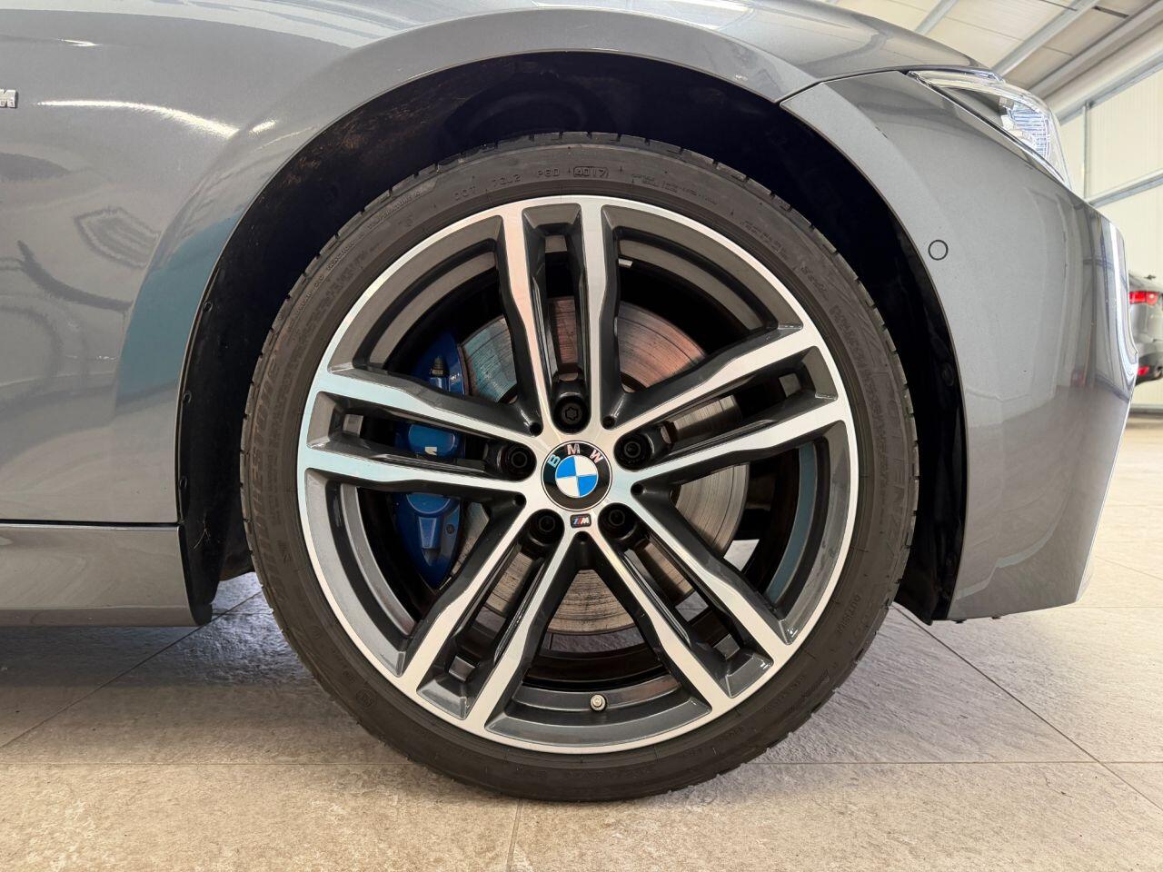 BMW 3 Series view 12