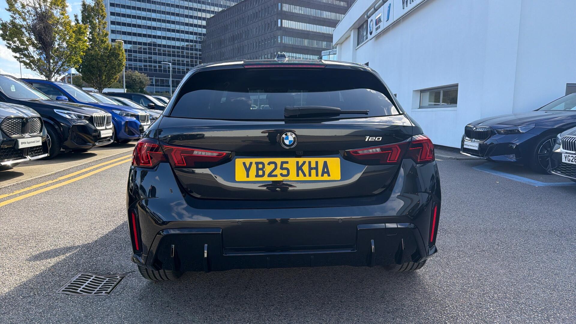 BMW 1 Series view 48