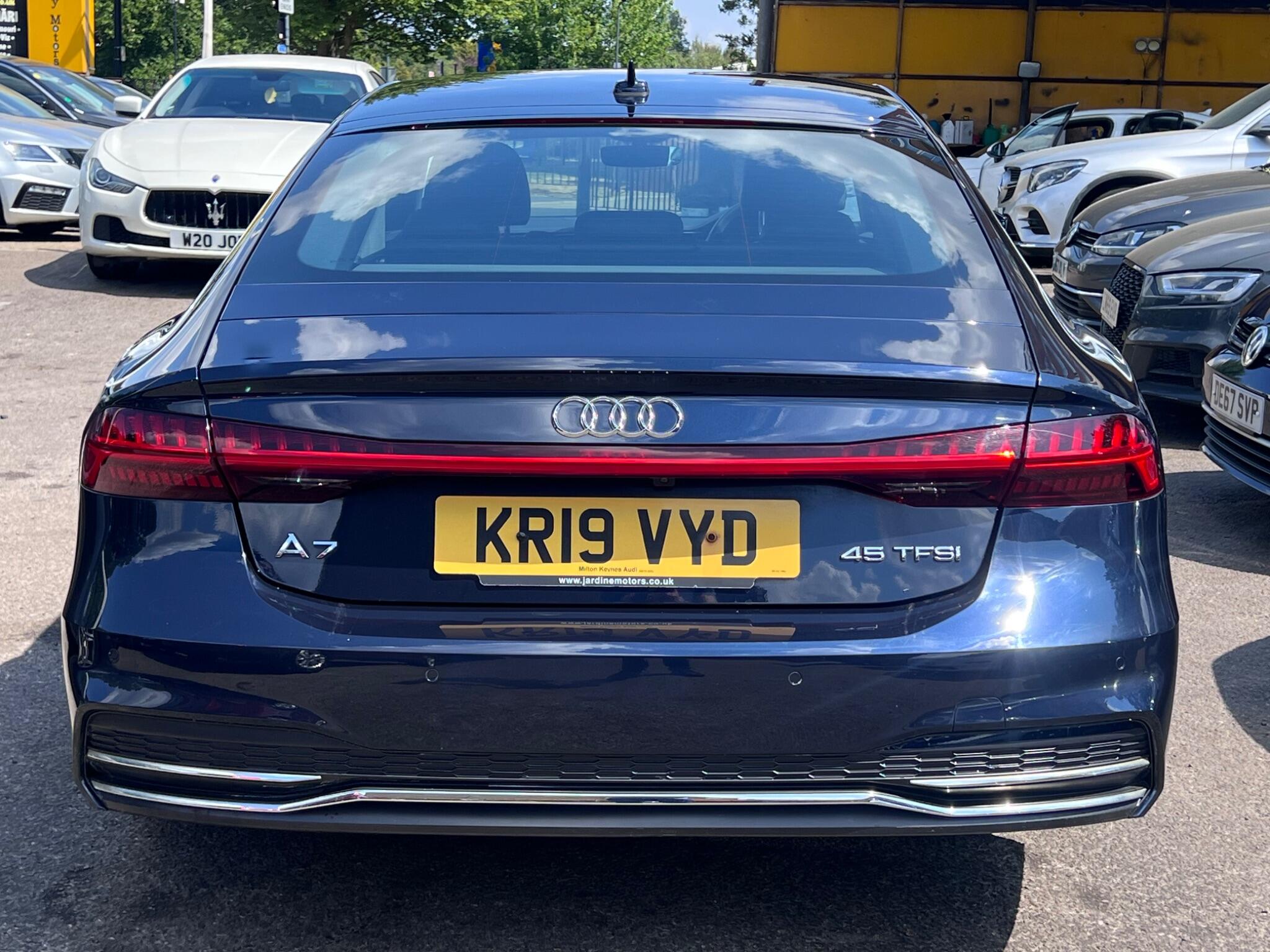 Audi A7 view 12