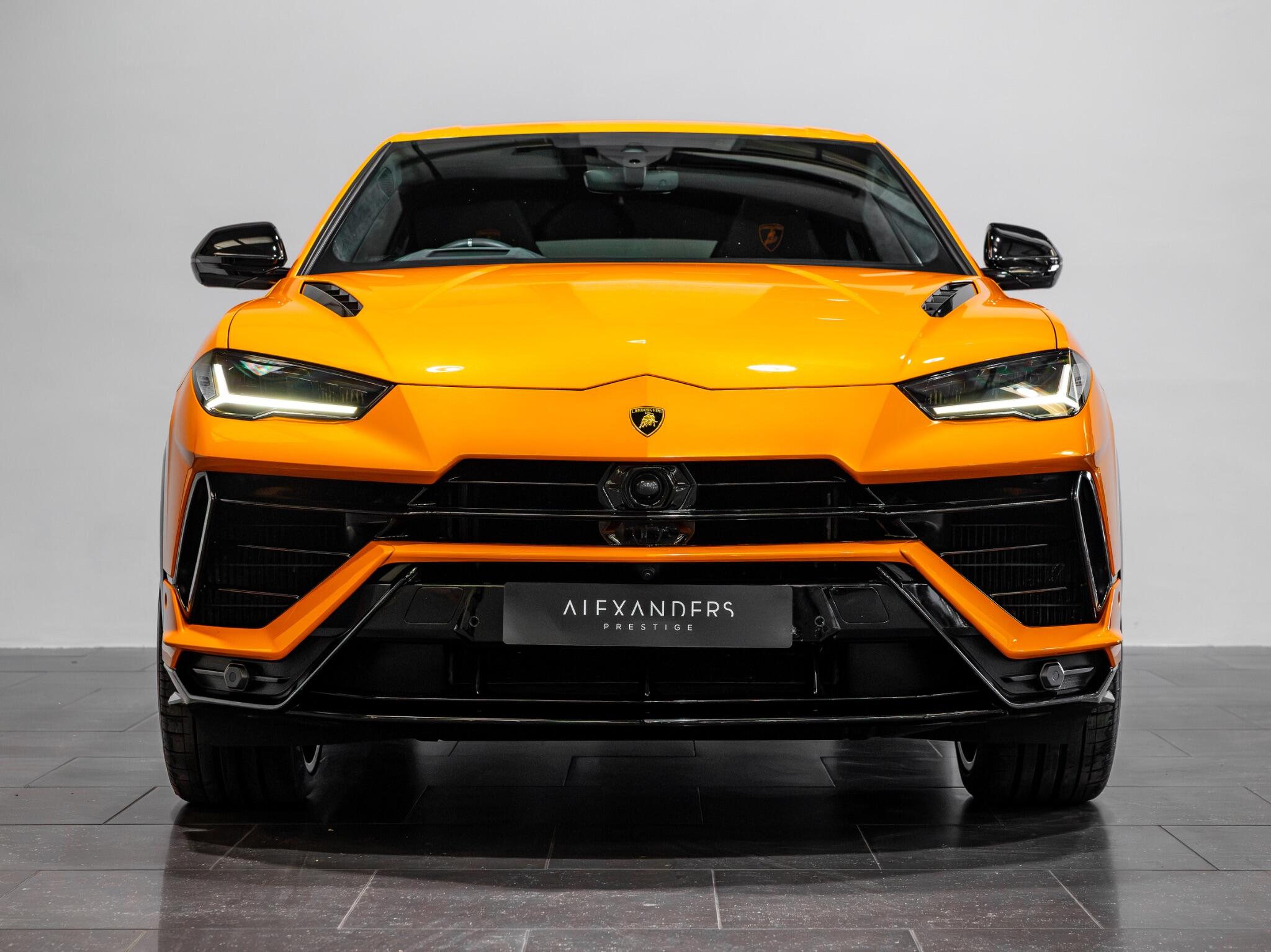 Lamborghini Urus view 9