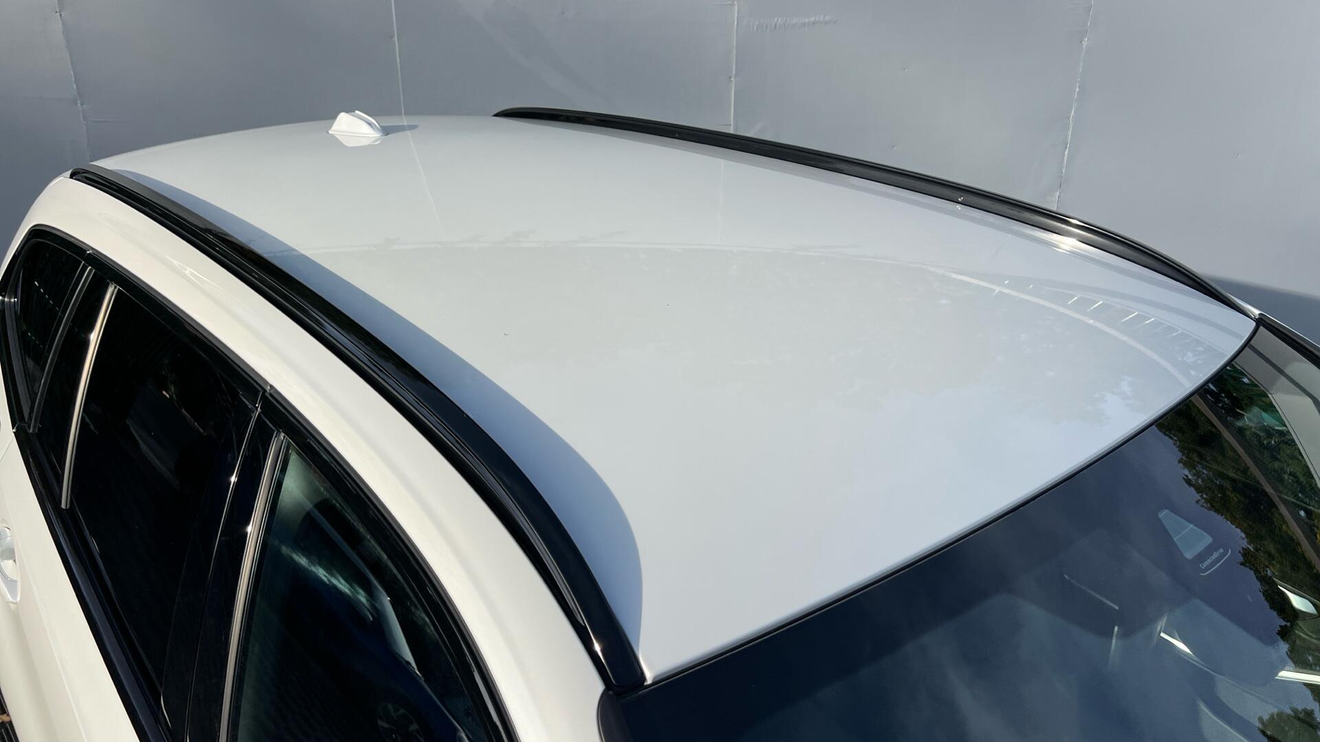 BMW 3 Series view 22