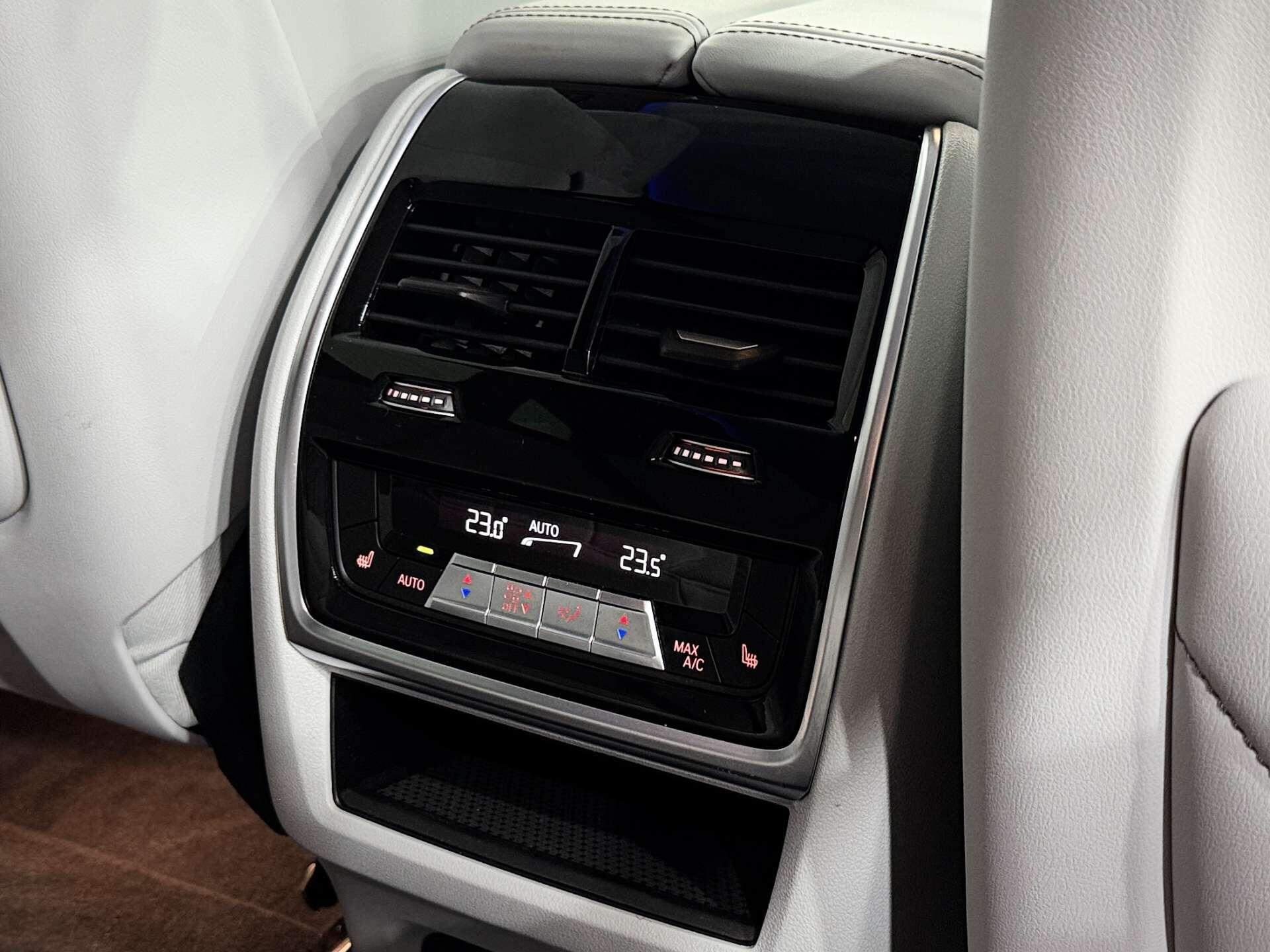 BMW XM view 48