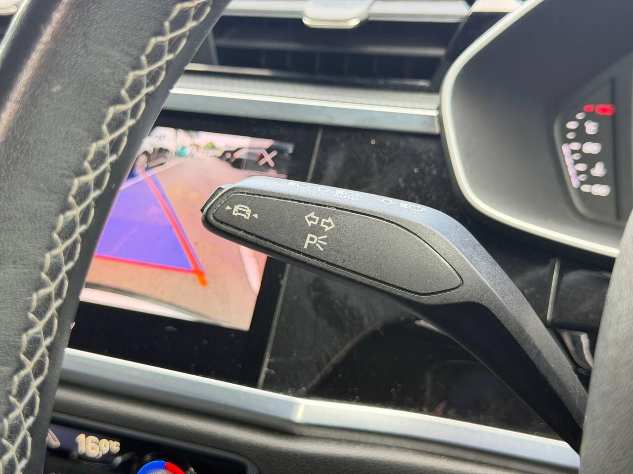 Audi Q3 view 36