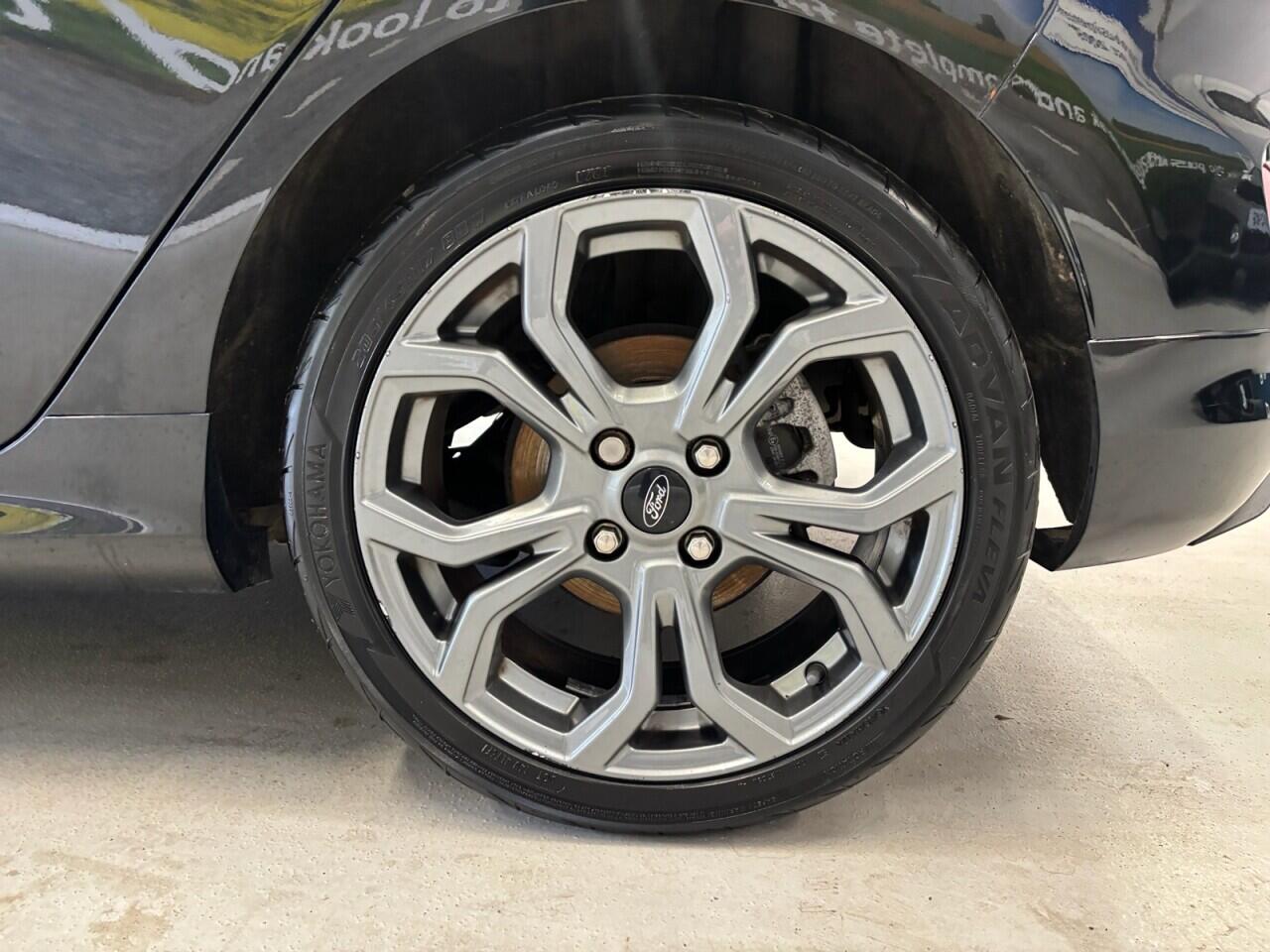 Ford Fiesta view 9