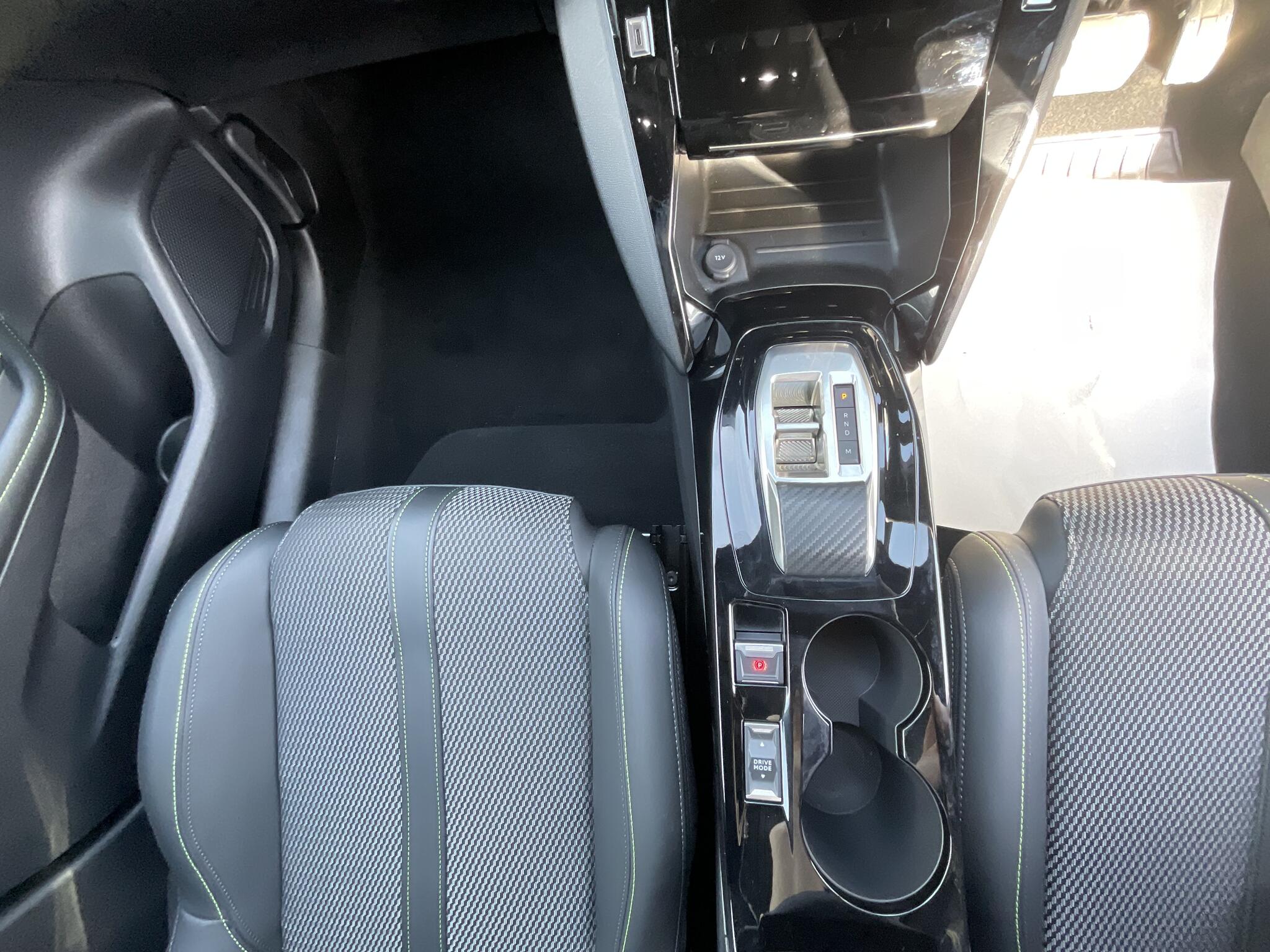 Peugeot 208 view 30