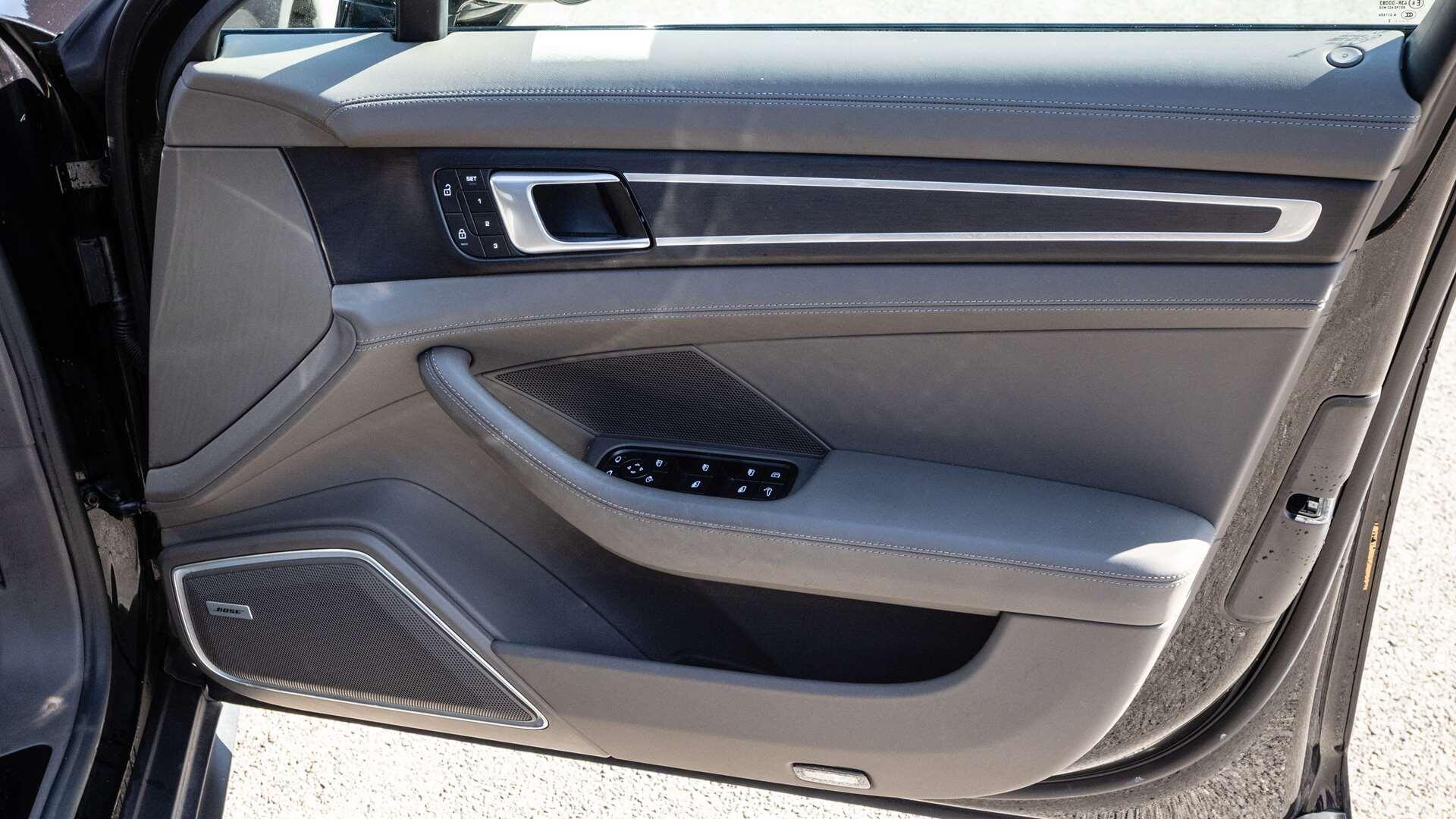 Porsche Panamera view 30