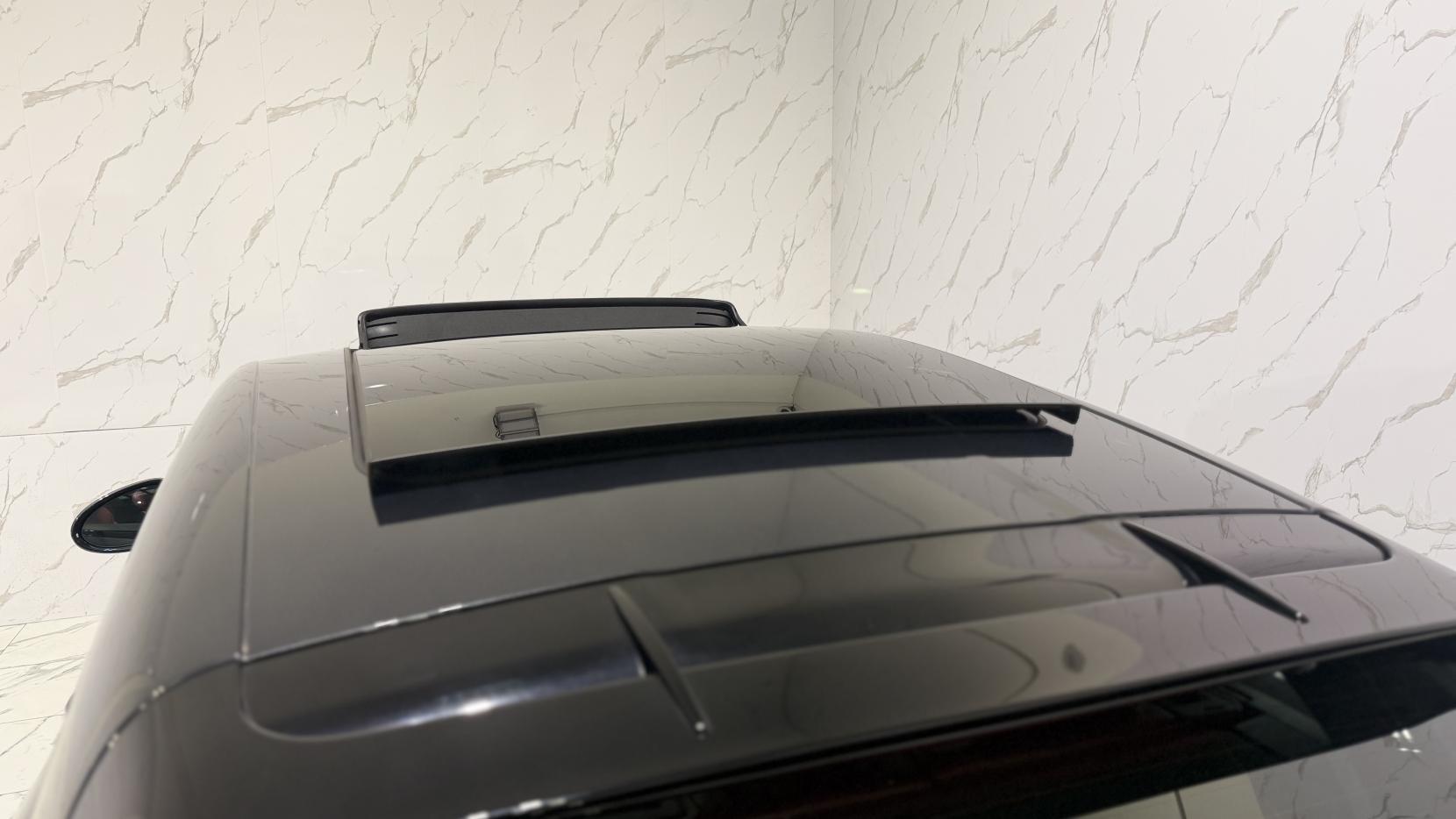 Porsche Macan view 43