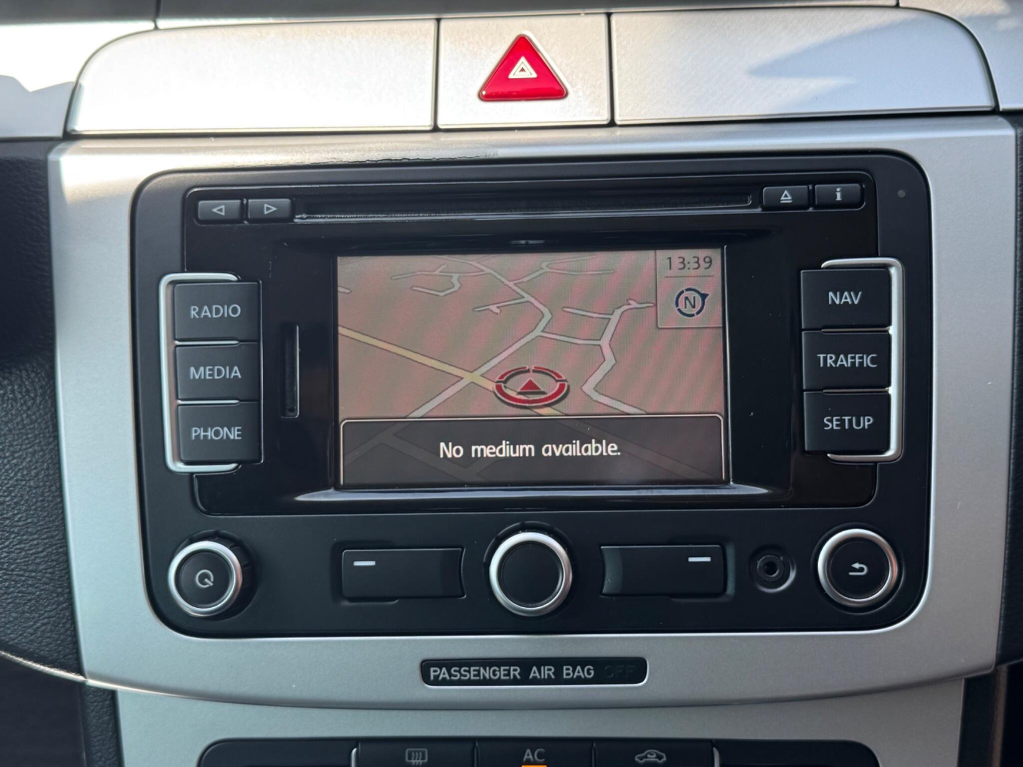 Volkswagen Passat view 23