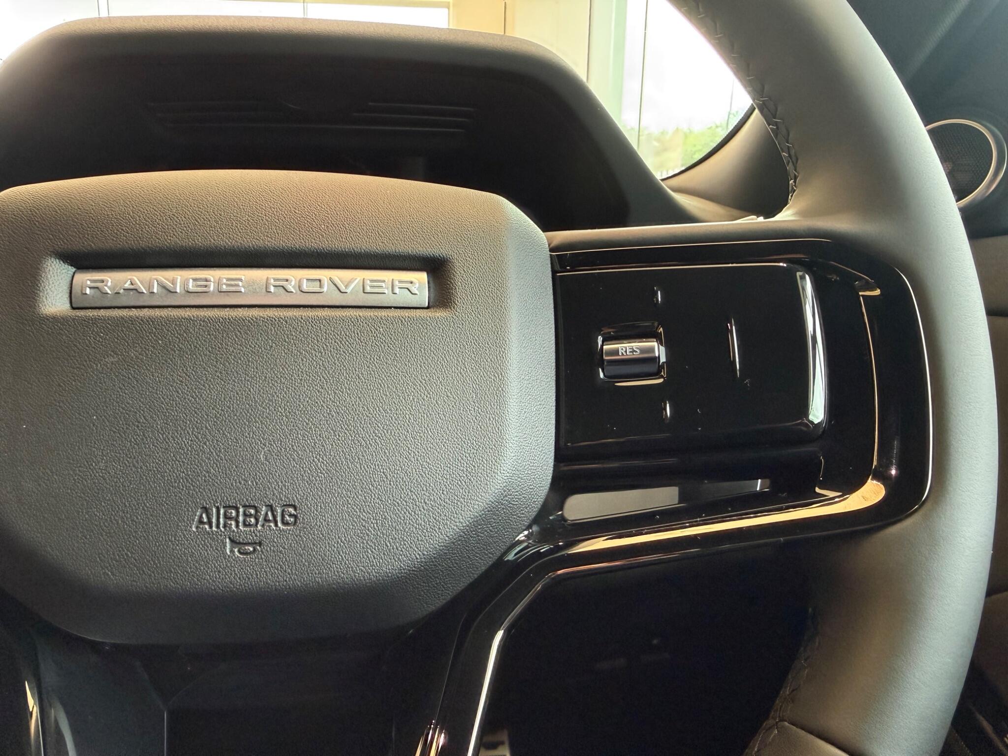Land Rover Range Rover Evoque view 11