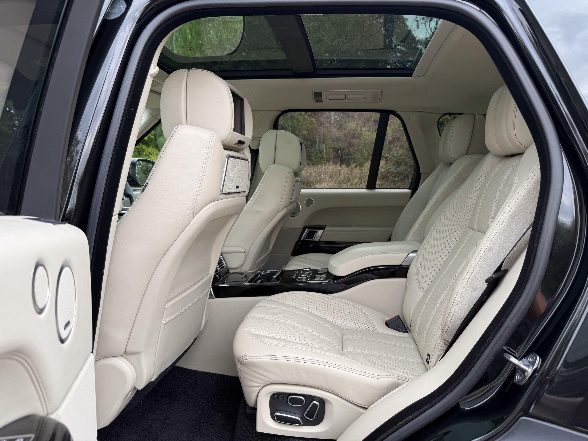 Land Rover Range Rover view 16