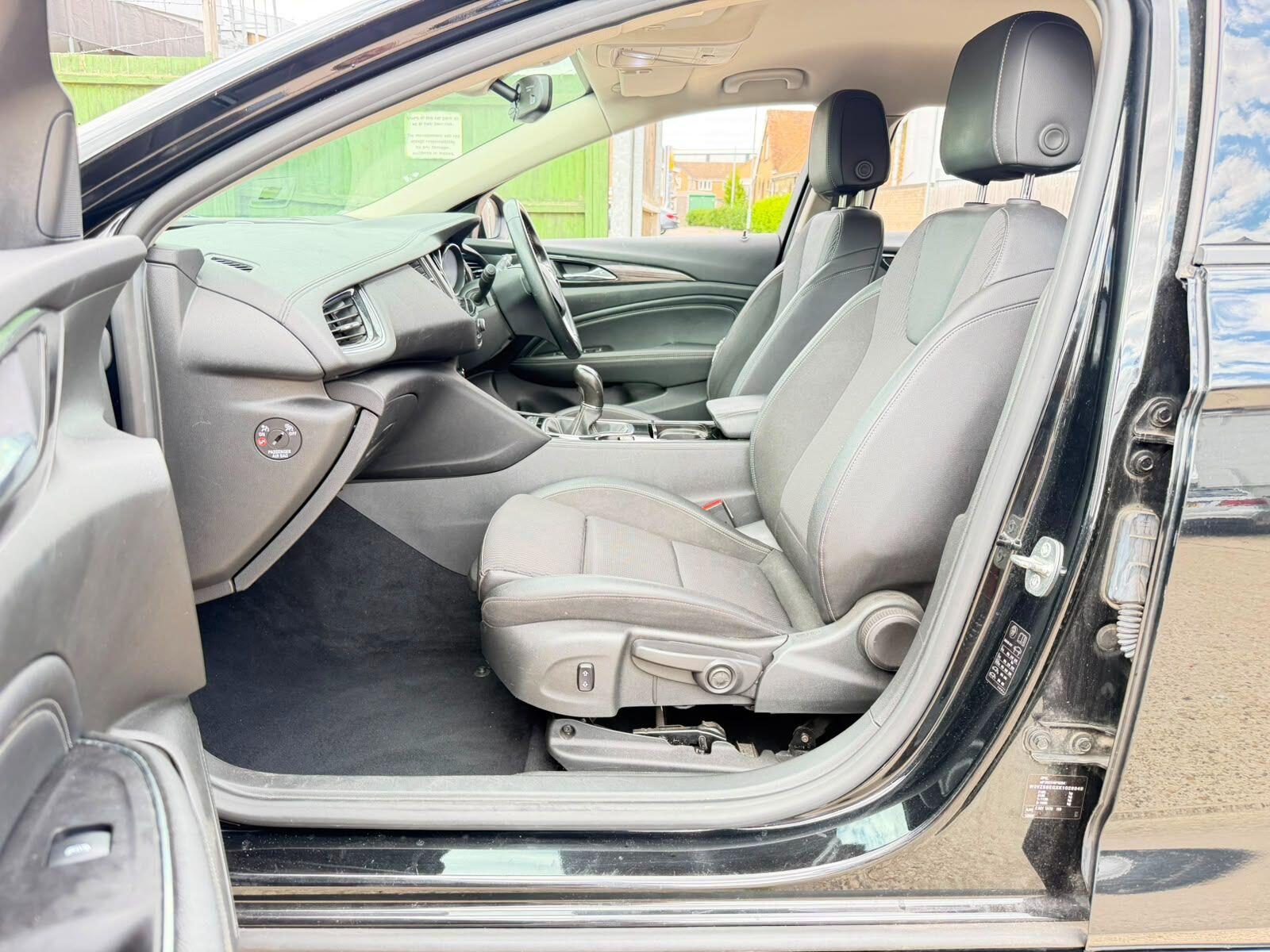 Vauxhall Insignia view 19