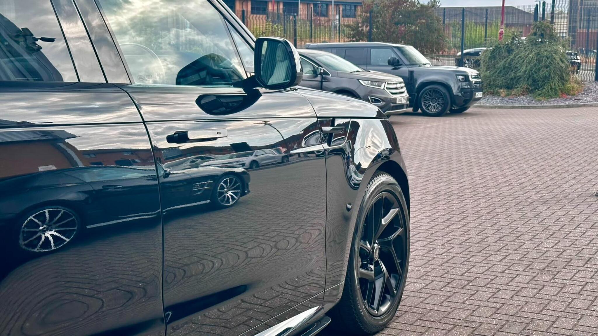 Land Rover Range Rover view 17