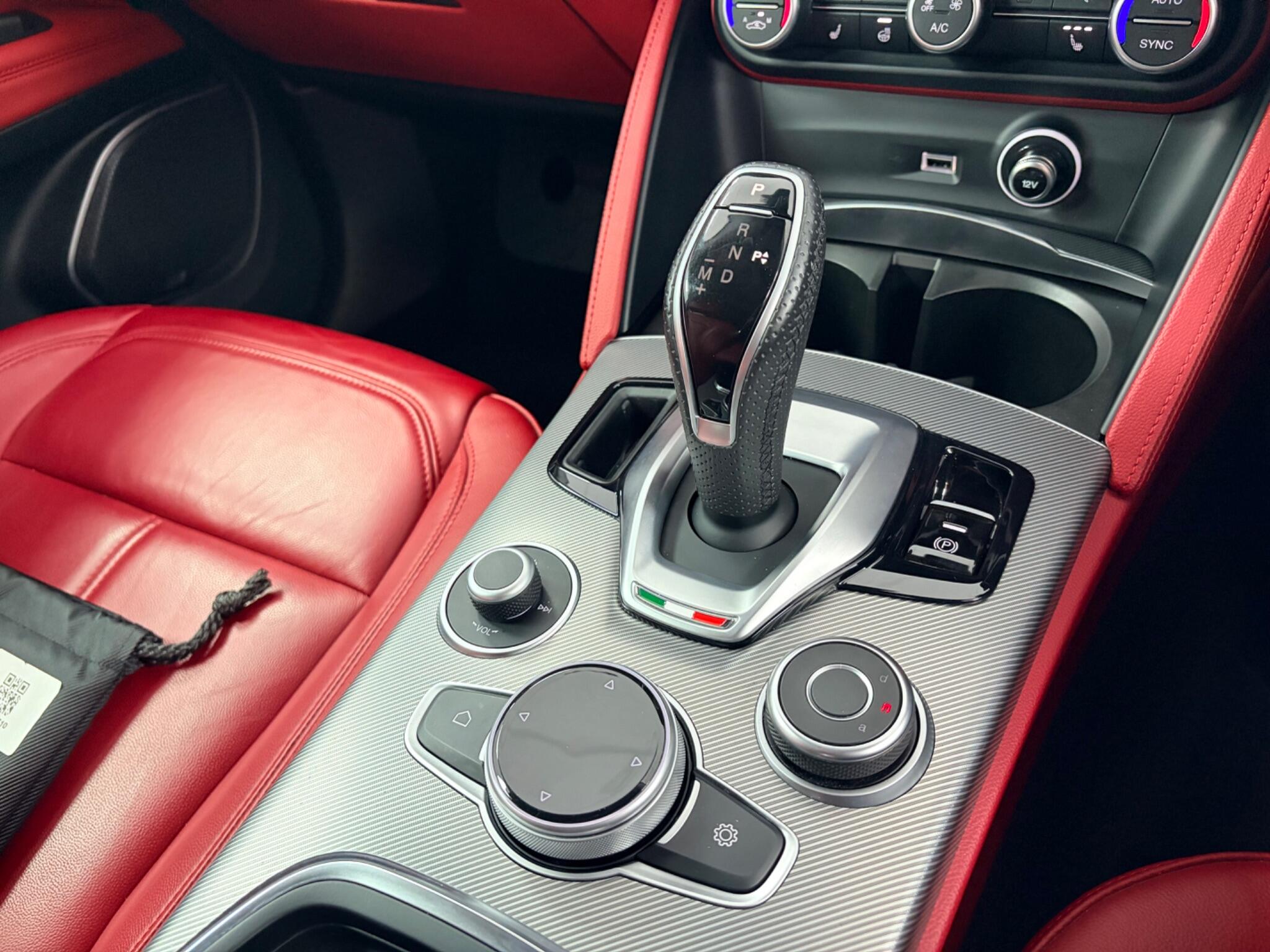 Alfa Romeo Stelvio view 8