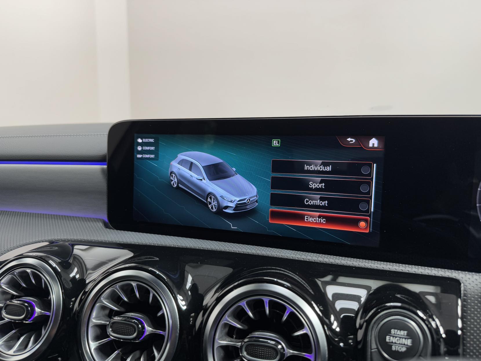 Mercedes-Benz A Class view 32